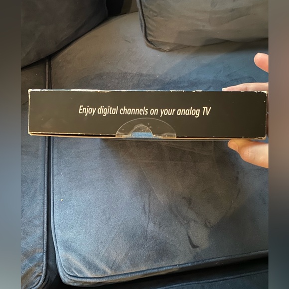 Digital Stream DTX9950 Analog Pass-Through DTV Converter Box w/ Remote Untested - Picture 5 of 13